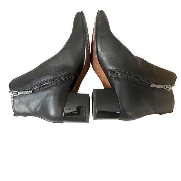 Donald Pliner Women’s size 7. 5 N Leather Ankle Zip Boots Cayto Block Heel Black - Picture 7 of 13